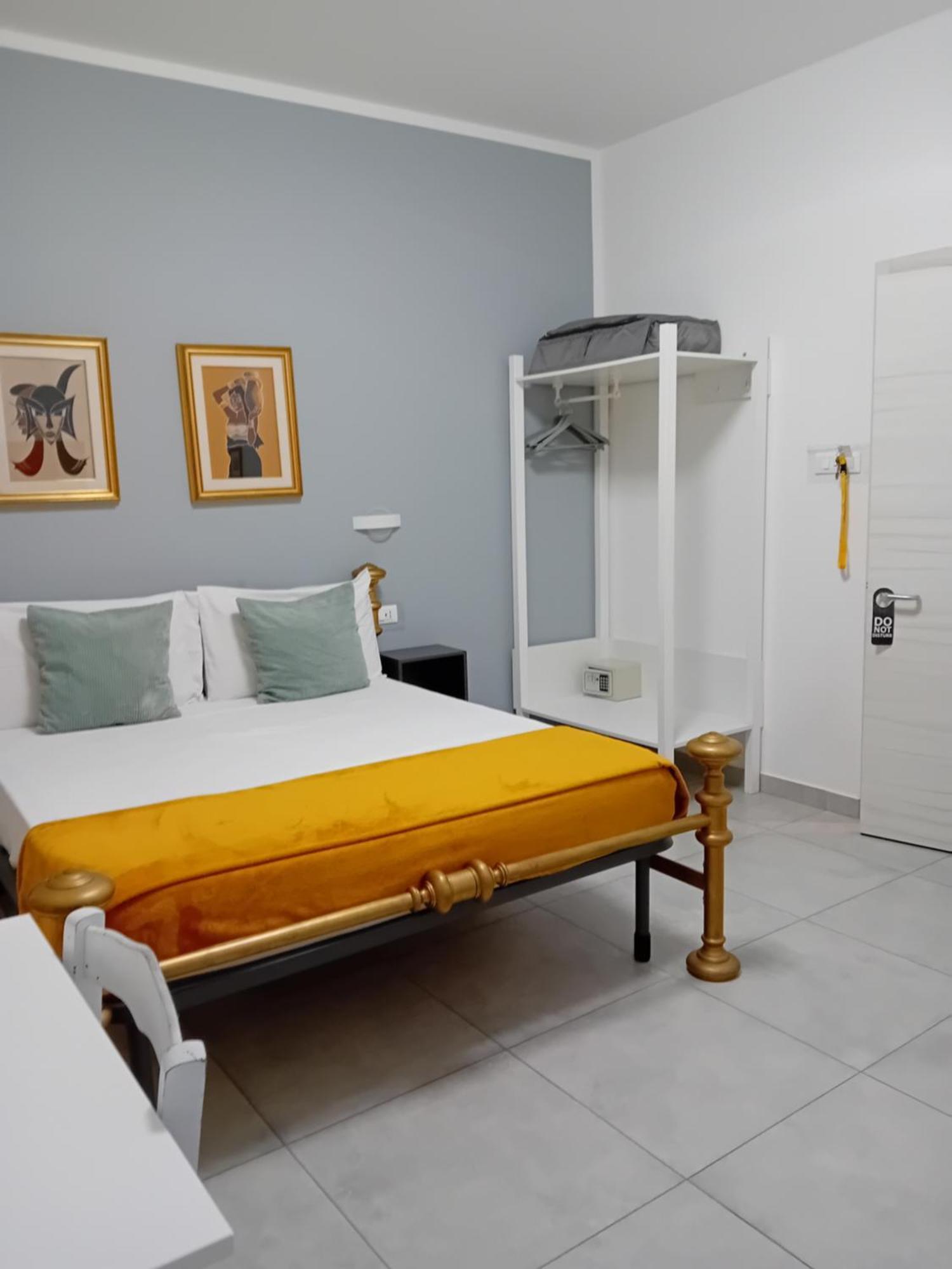Justkey Hotel La Spezia Bilik gambar