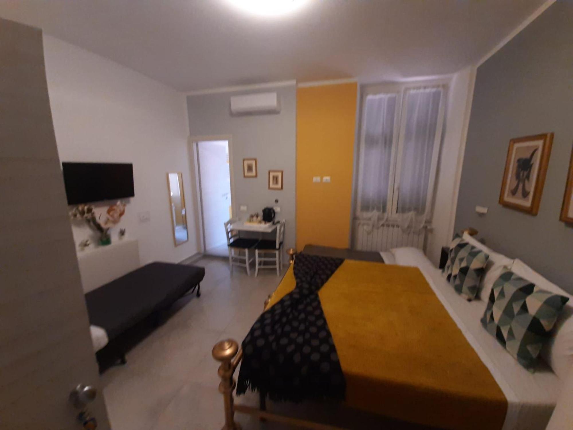 Justkey Hotel La Spezia Bilik gambar